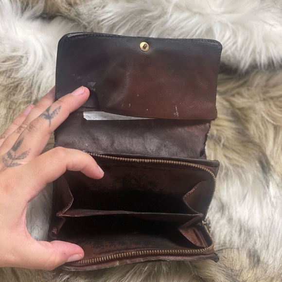 Louis Vuitton VINTAGE REHAB Wallet - Picture 8 of 17